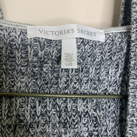 Victoria’s Secret | Large Oversized Knit Cardigan | Hooded With Pockets | Heavy - Picture 7 of 10